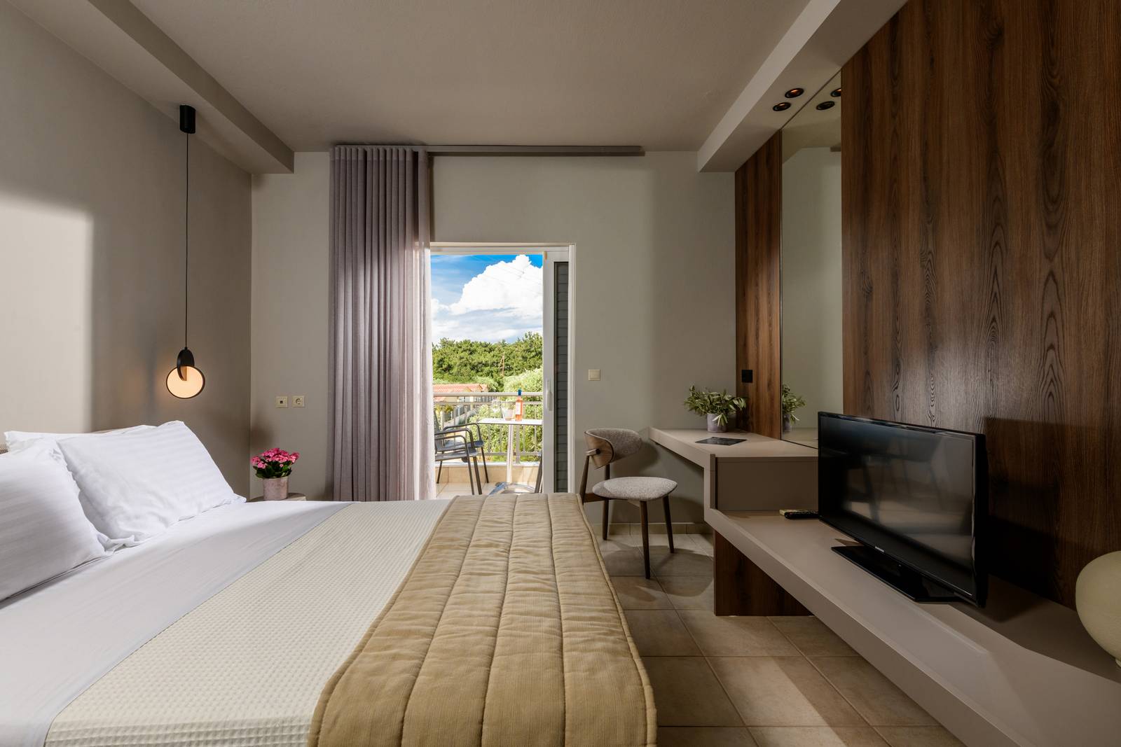 Triple Room - Louloudis Boutique