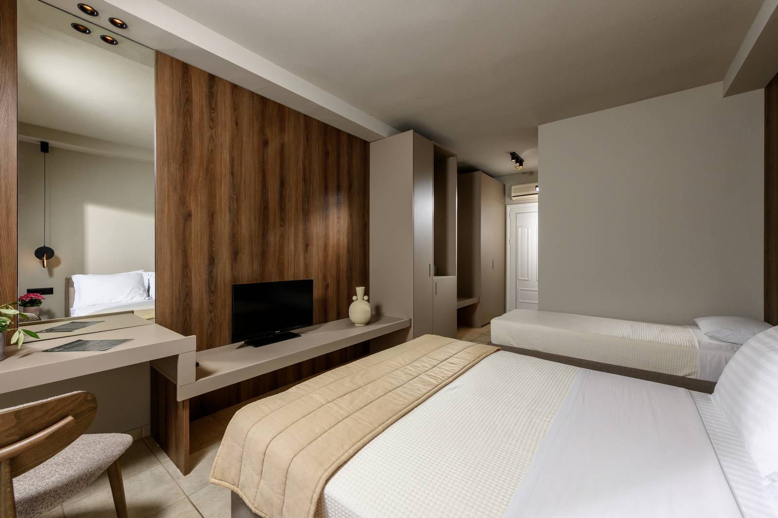 Triple Room - Louloudis Boutique