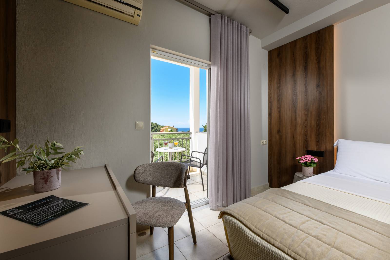 Deluxe Double Room - Louloudis Boutique