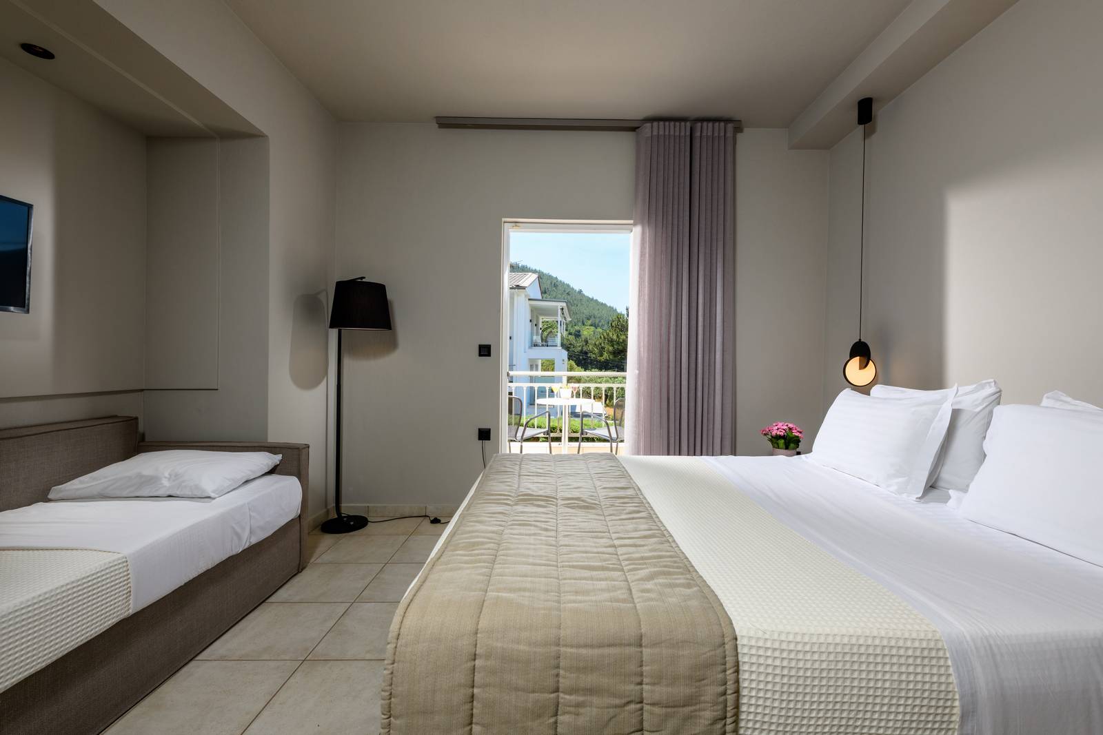 Triple Room - Louloudis Boutique