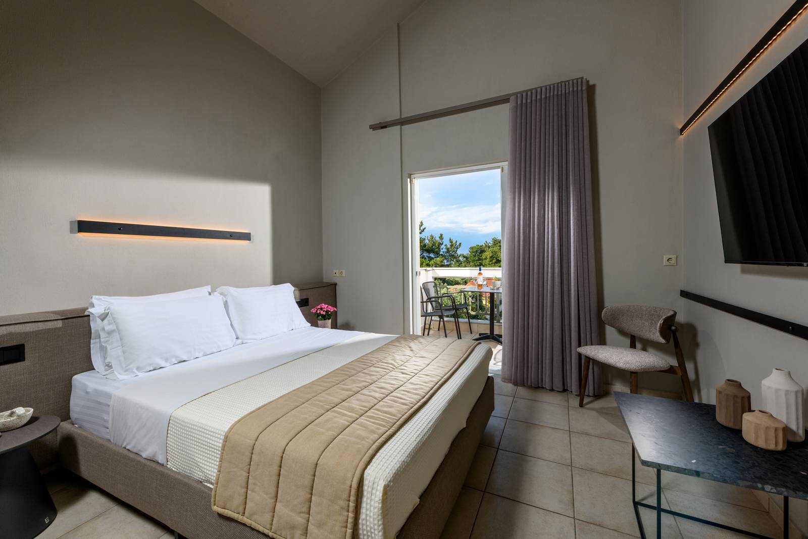 Duplex Suite - Louloudis Boutique