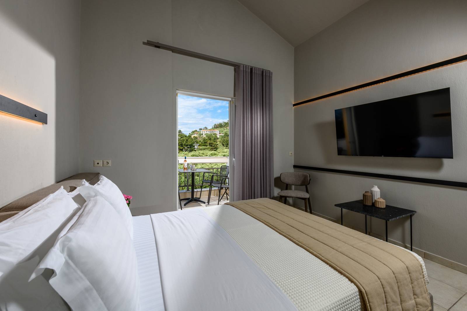 Duplex Suite - Louloudis Boutique
