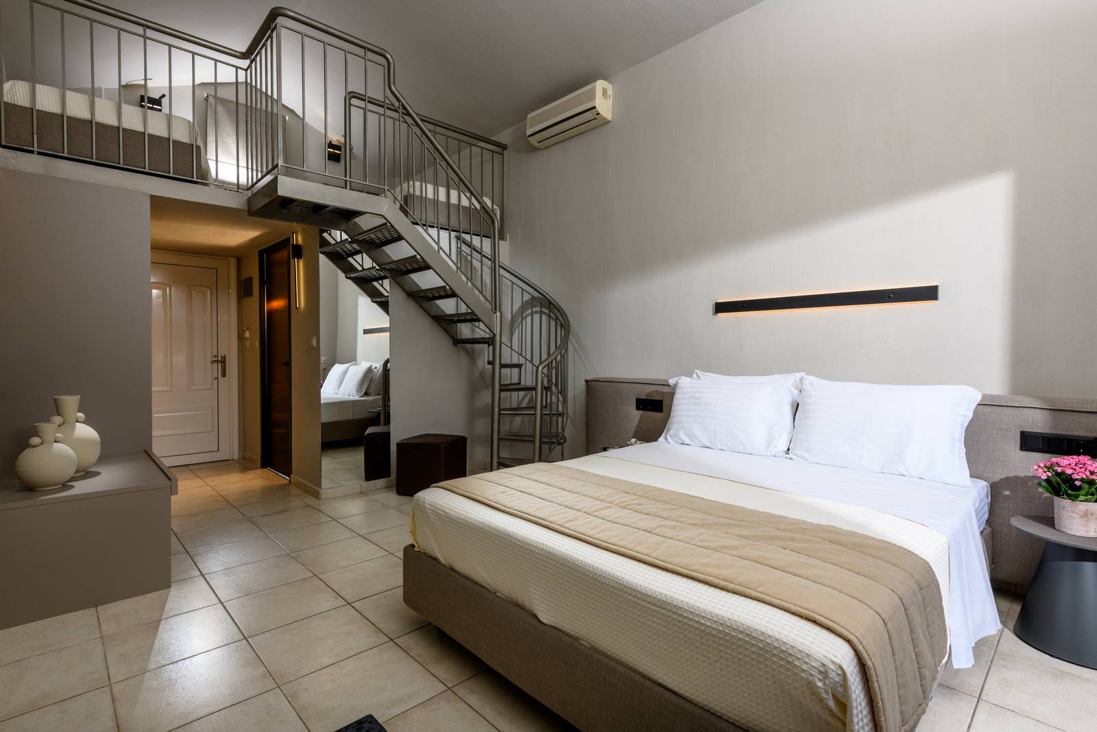 Duplex Suite - Louloudis Boutique